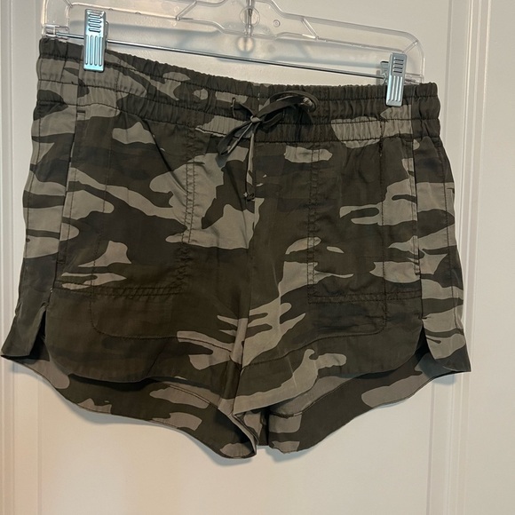 Express Pants - Express Camouflage Shorts